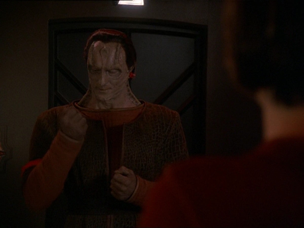 extant_StarTrek_DS9_7x09-Covenant_3201.jpg