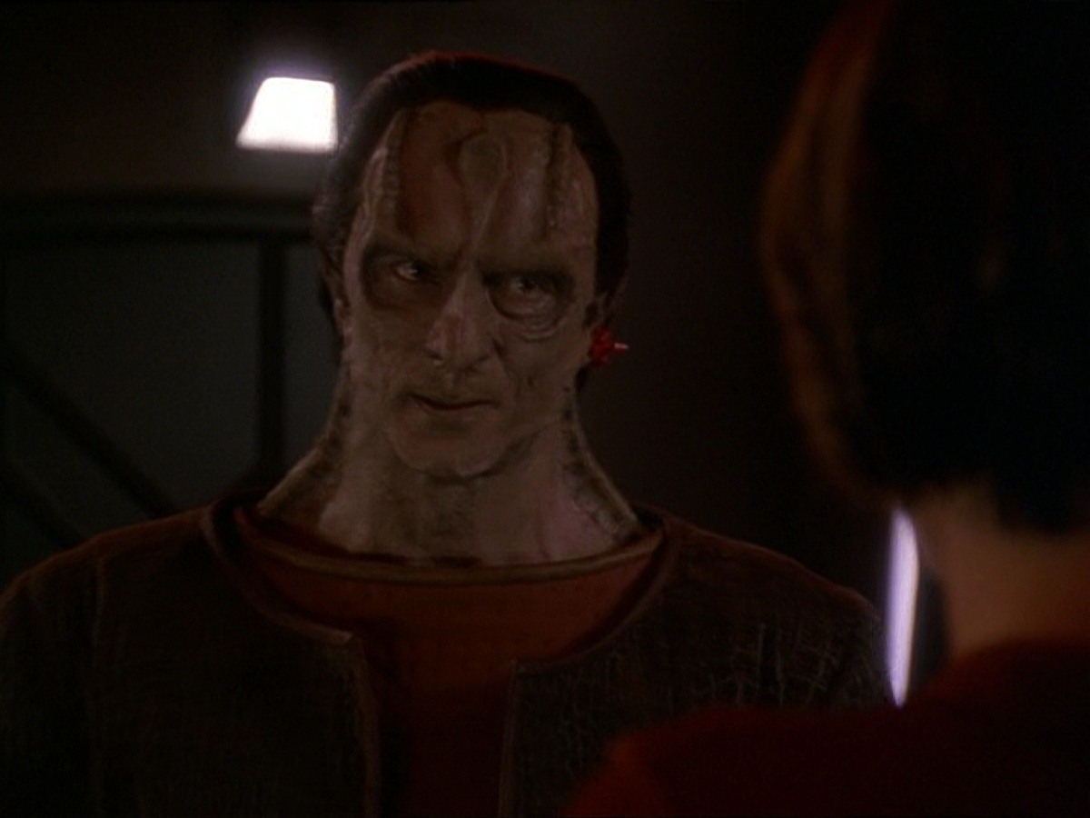 extant_StarTrek_DS9_7x09-Covenant_3238.jpg