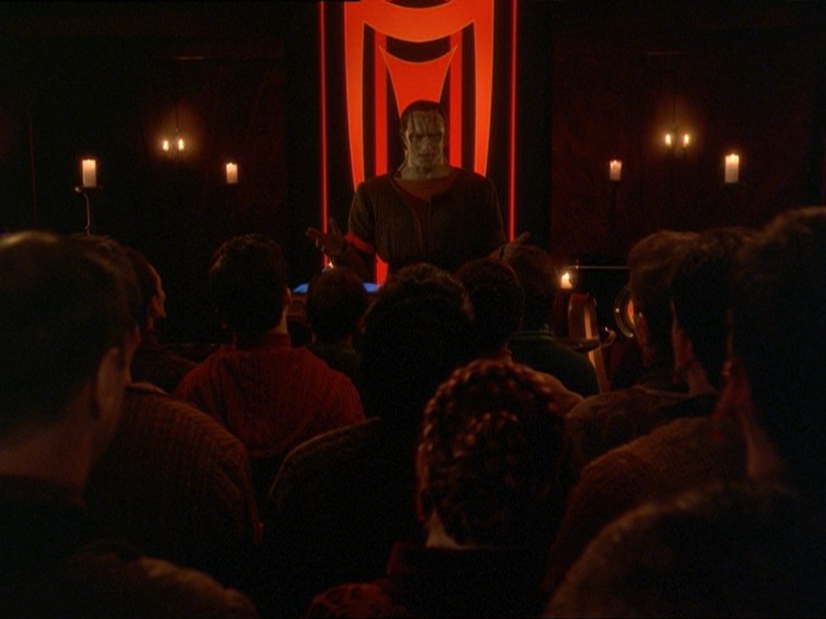 extant_StarTrek_DS9_7x09-Covenant_3362.jpg