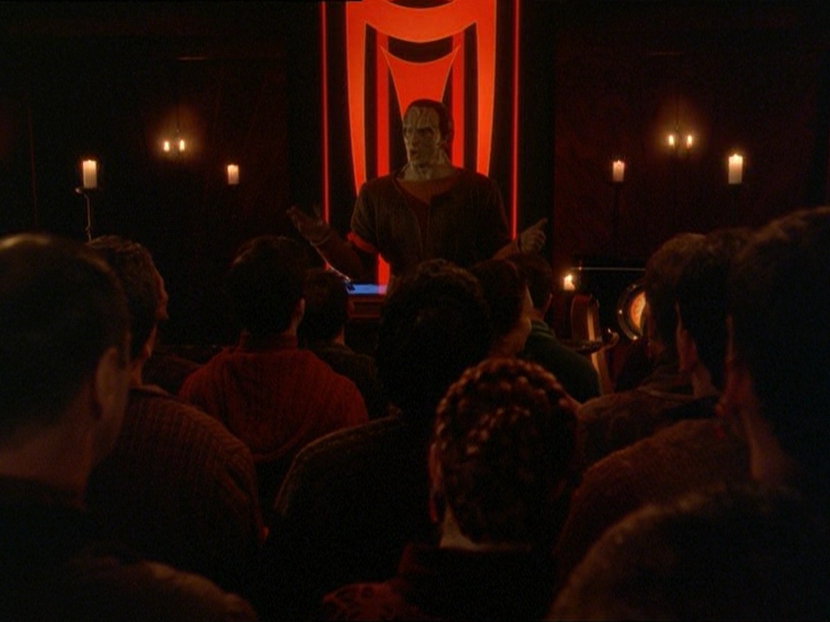 extant_StarTrek_DS9_7x09-Covenant_3368.jpg