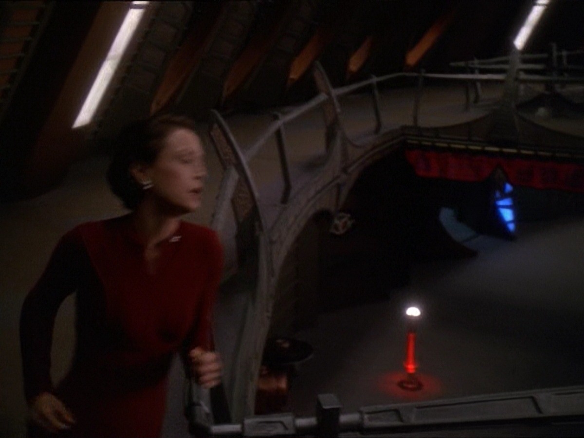 extant_StarTrek_DS9_7x09-Covenant_3384.jpg