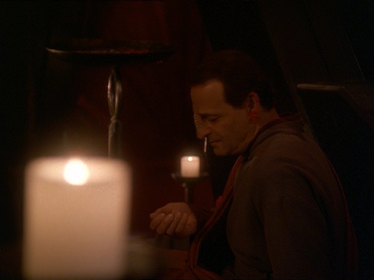 extant_StarTrek_DS9_7x09-Covenant_3604.jpg