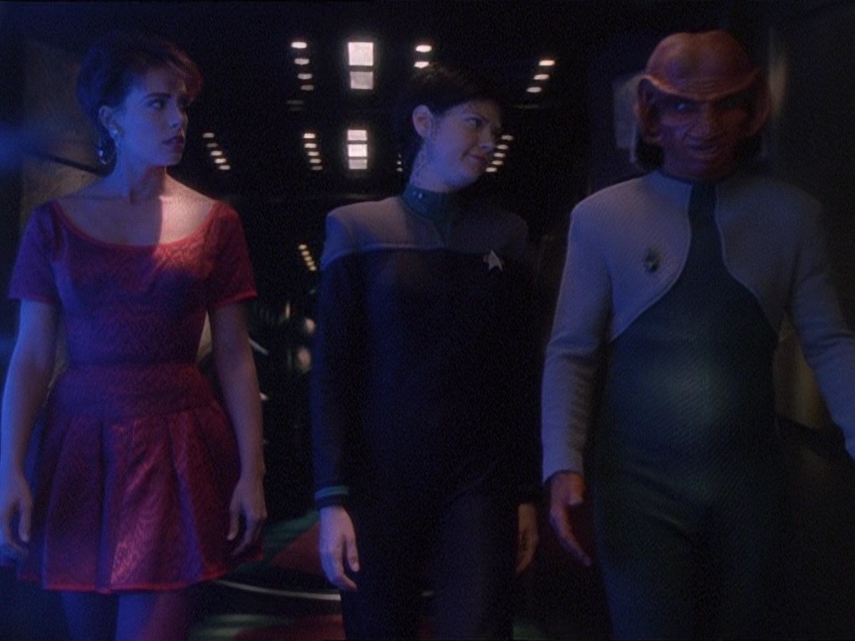 extant_StarTrek_DS9_7x10-ItsOnlyAPaperMoon_0015.jpg
