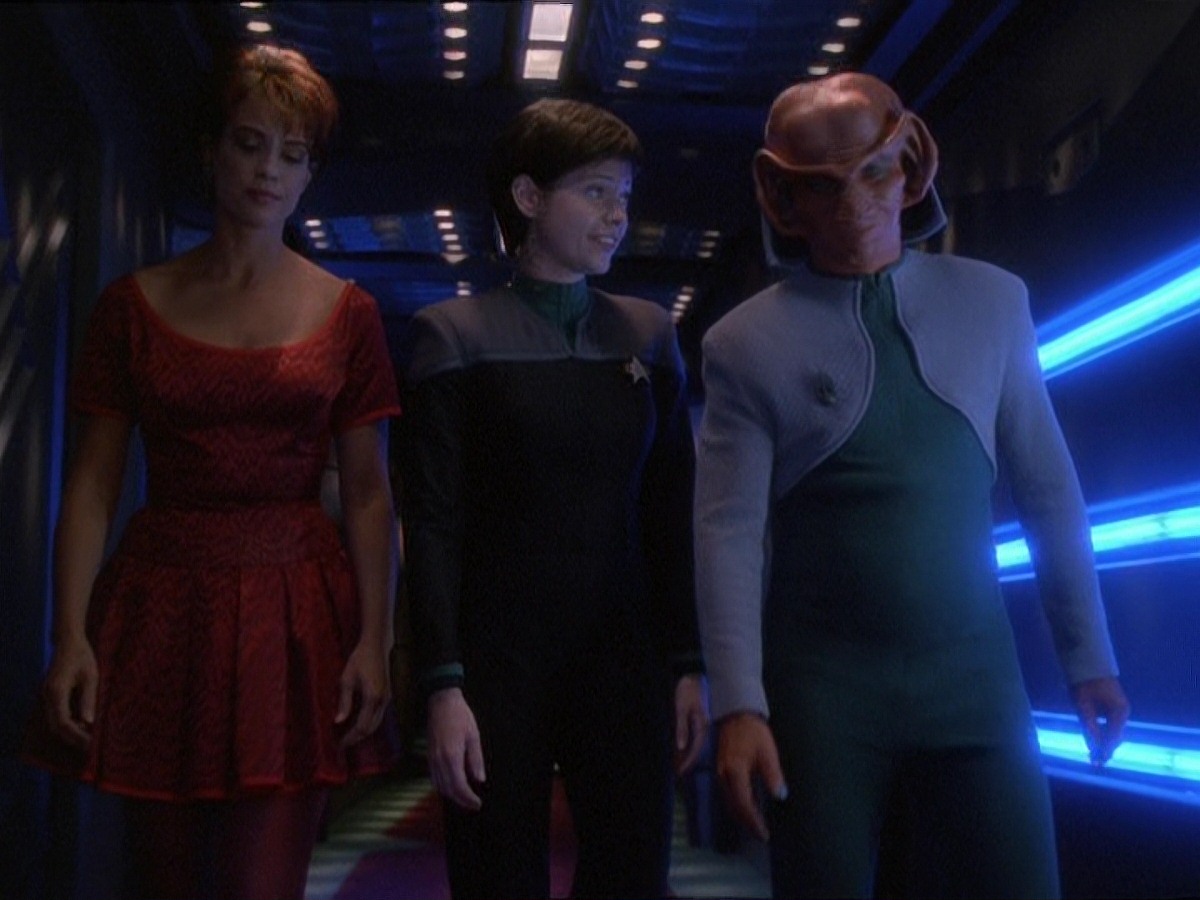 extant_StarTrek_DS9_7x10-ItsOnlyAPaperMoon_0022.jpg