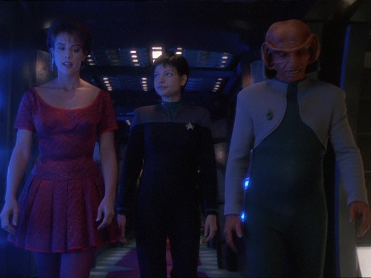 extant_StarTrek_DS9_7x10-ItsOnlyAPaperMoon_0026.jpg