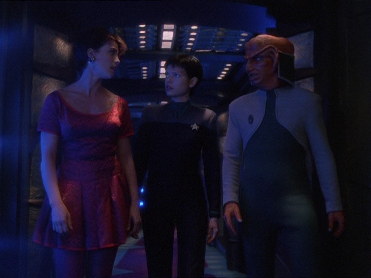 extant_StarTrek_DS9_7x10-ItsOnlyAPaperMoon_0037.jpg