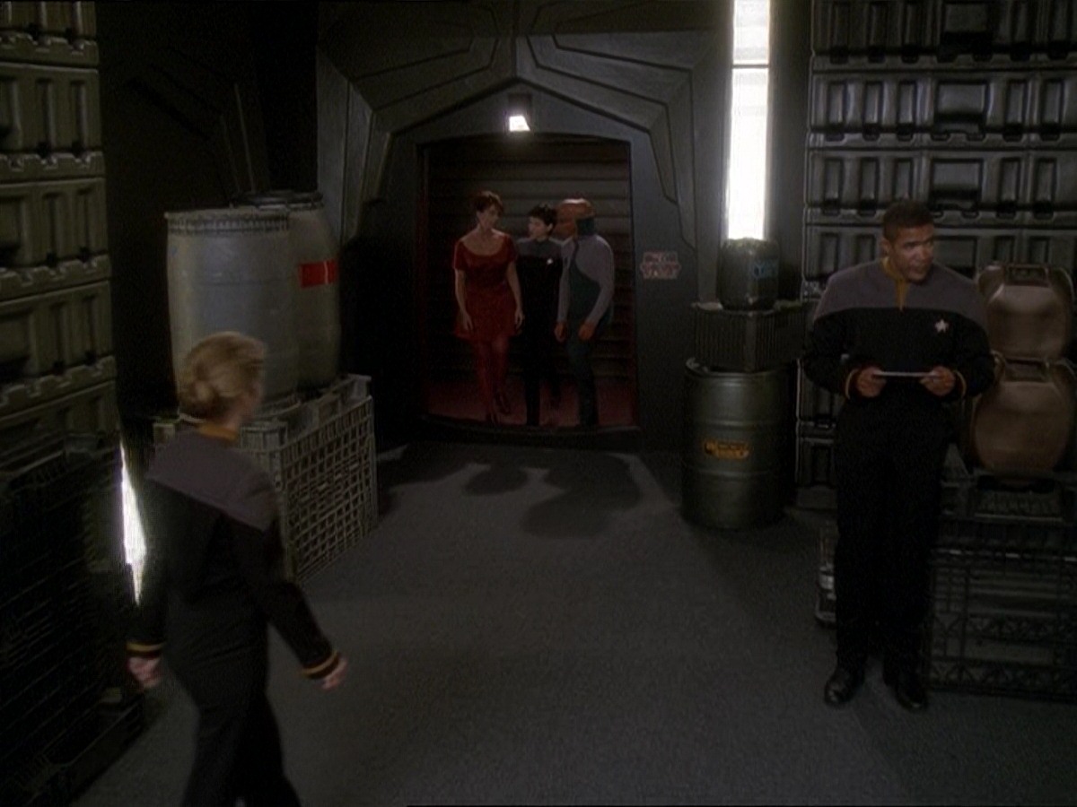 extant_StarTrek_DS9_7x10-ItsOnlyAPaperMoon_0050.jpg