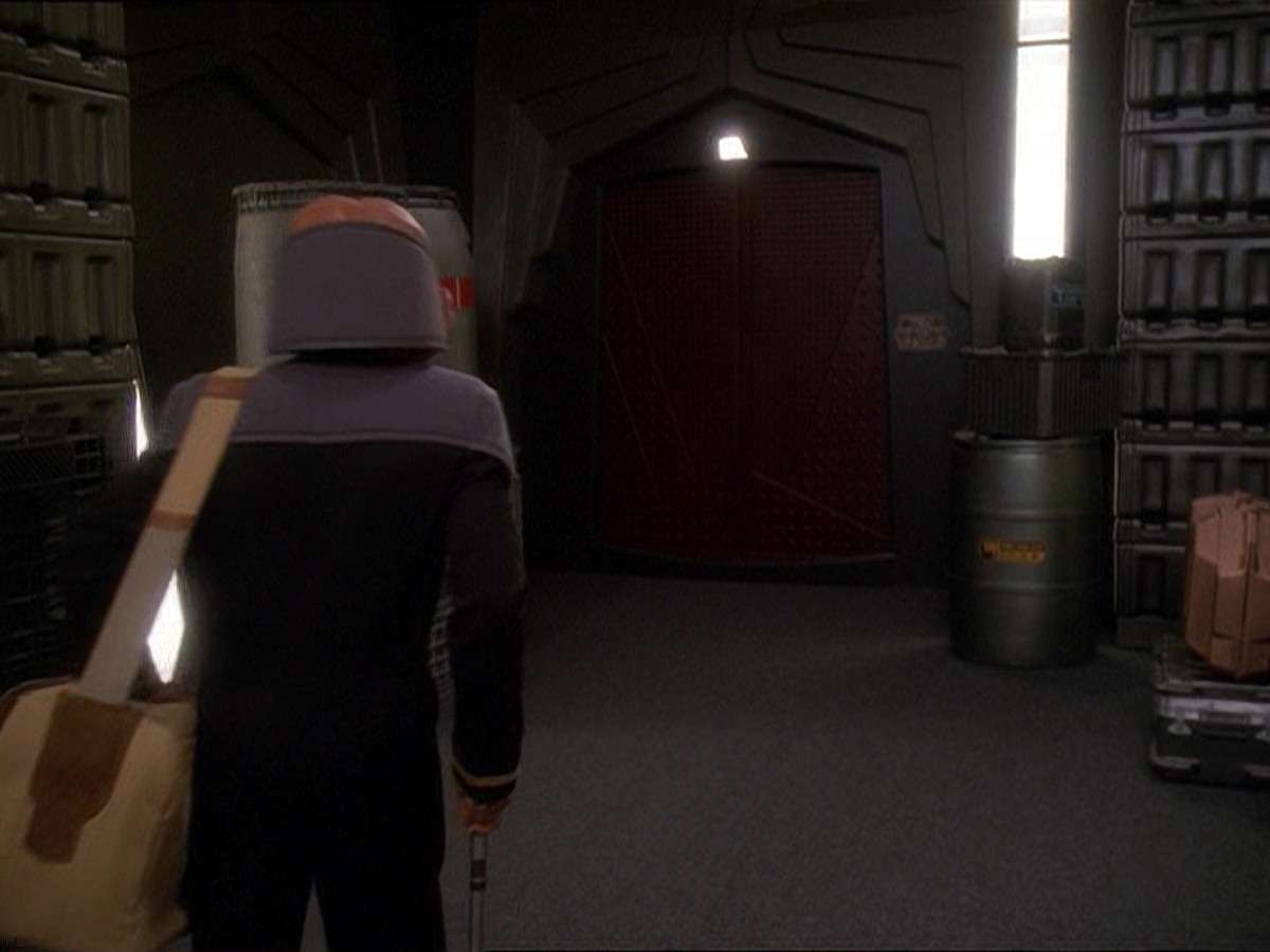 extant_StarTrek_DS9_7x10-ItsOnlyAPaperMoon_0218.jpg