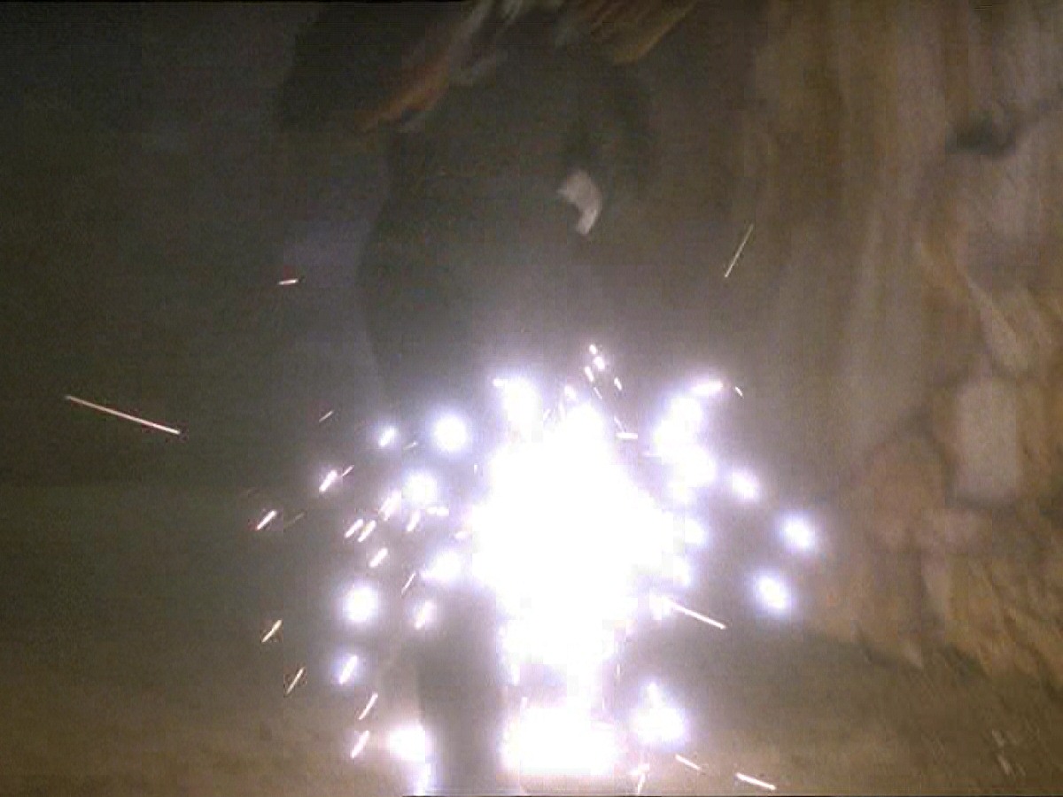 extant_StarTrek_DS9_7x10-ItsOnlyAPaperMoon_0880.jpg