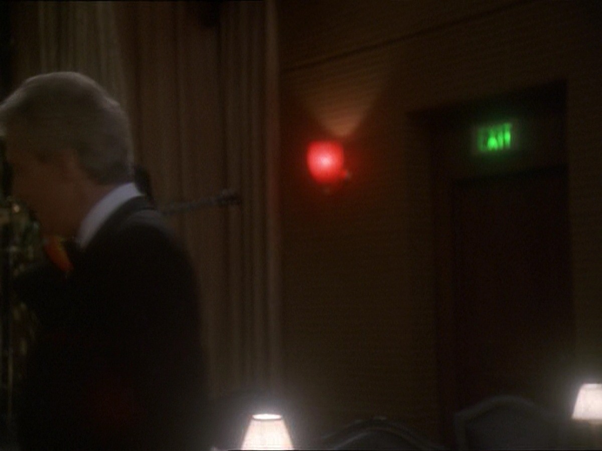 extant_StarTrek_DS9_7x10-ItsOnlyAPaperMoon_0979.jpg