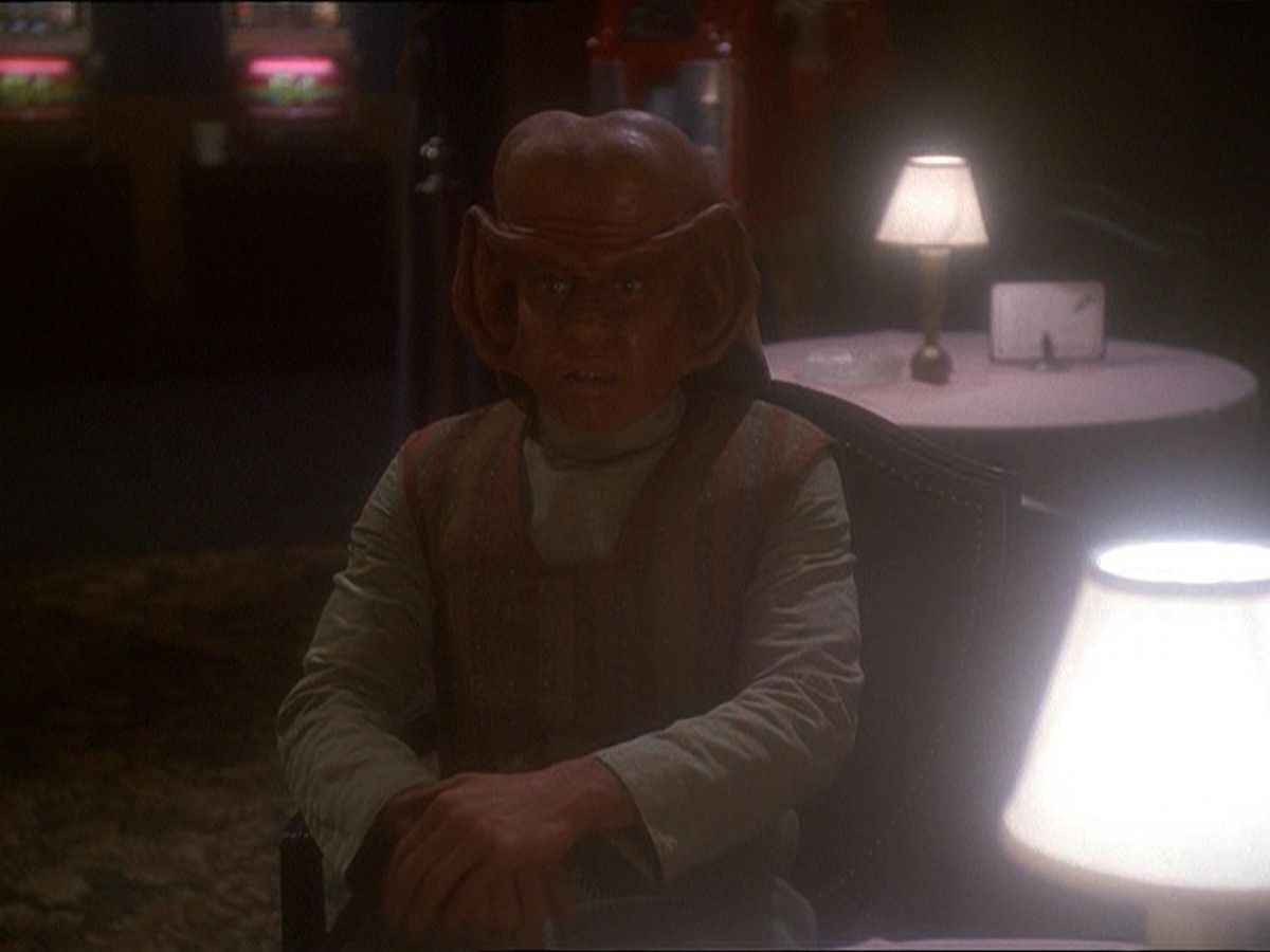 extant_StarTrek_DS9_7x10-ItsOnlyAPaperMoon_0982.jpg