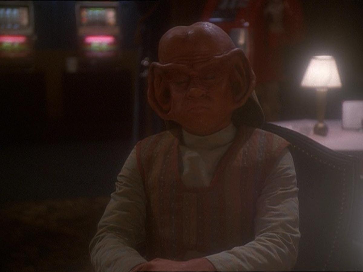 extant_StarTrek_DS9_7x10-ItsOnlyAPaperMoon_0998.jpg