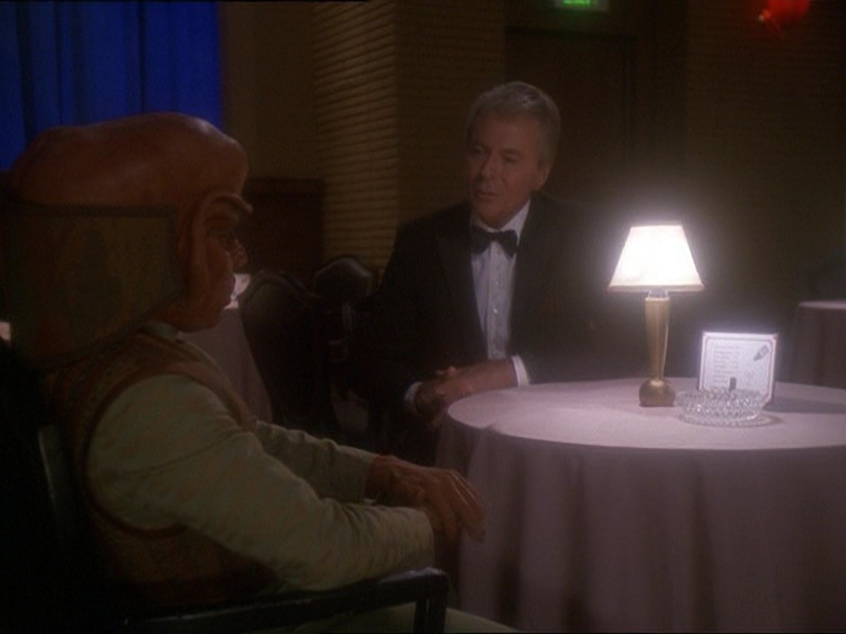 extant_StarTrek_DS9_7x10-ItsOnlyAPaperMoon_1147.jpg