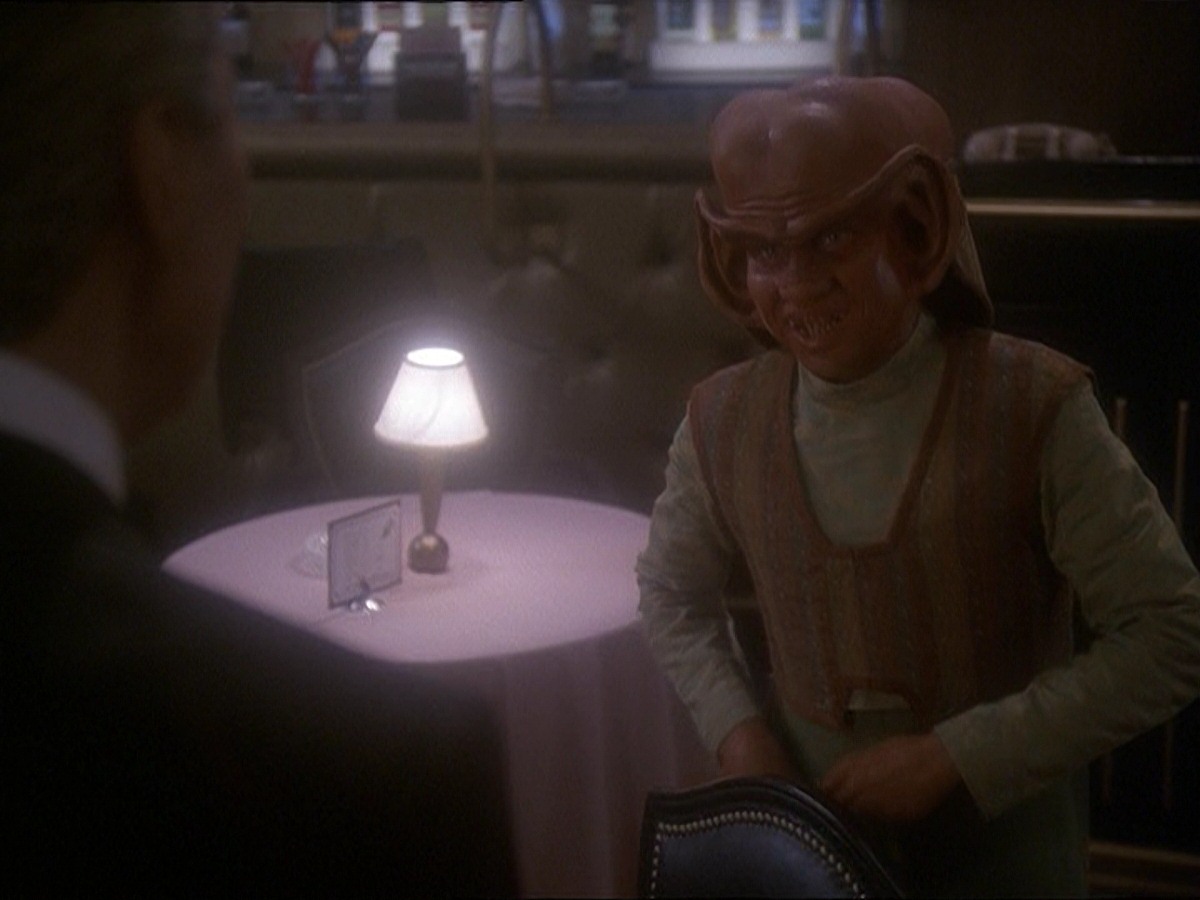 extant_StarTrek_DS9_7x10-ItsOnlyAPaperMoon_1331.jpg
