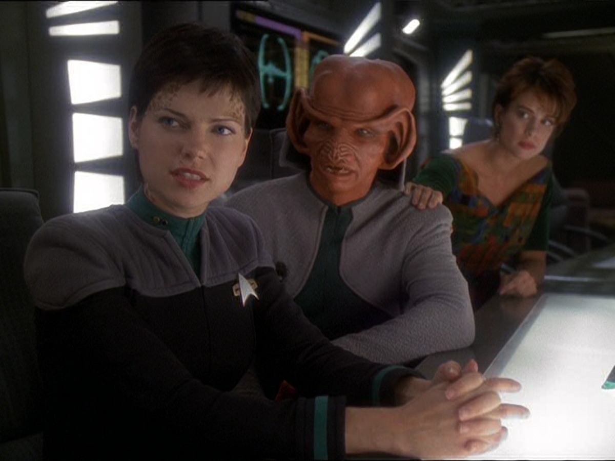 extant_StarTrek_DS9_7x10-ItsOnlyAPaperMoon_1365.jpg