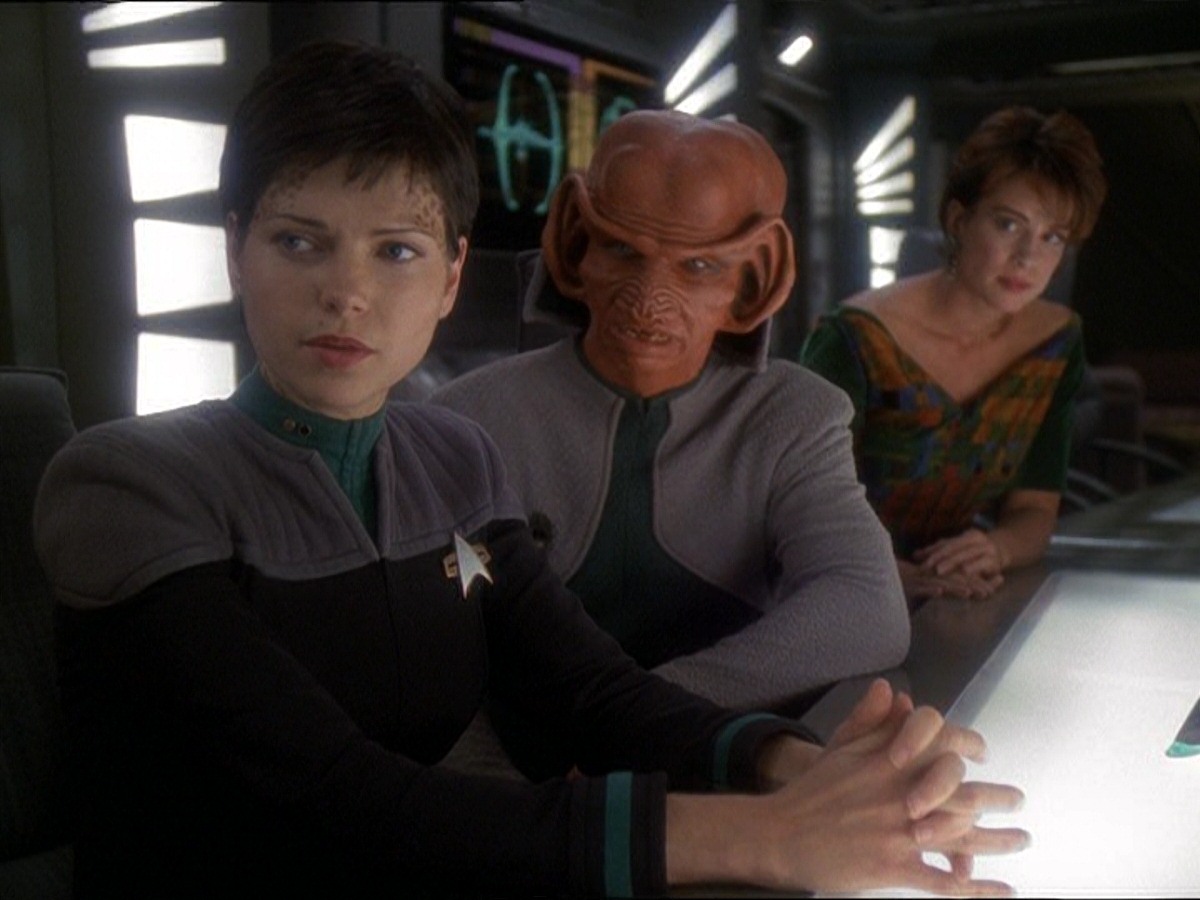 extant_StarTrek_DS9_7x10-ItsOnlyAPaperMoon_1392.jpg