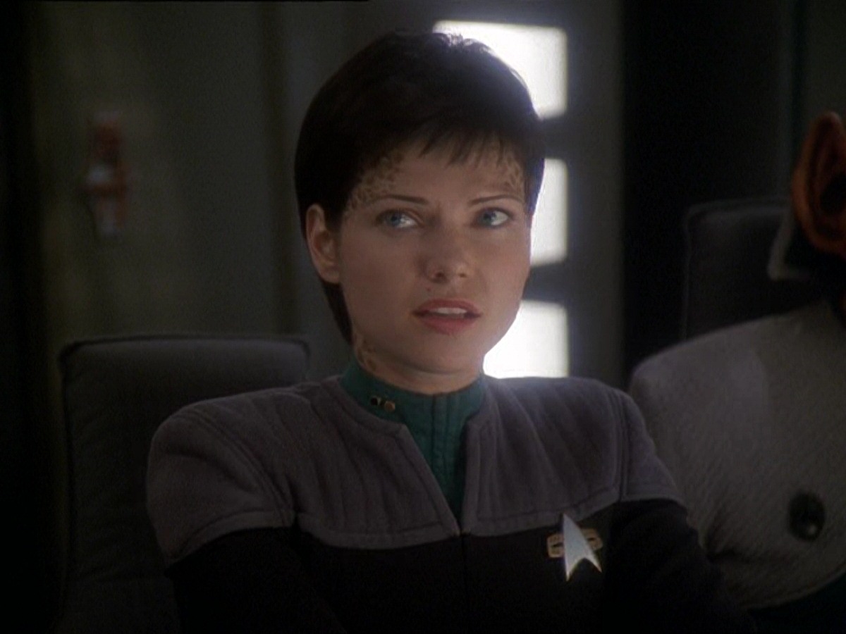 extant_StarTrek_DS9_7x10-ItsOnlyAPaperMoon_1412.jpg