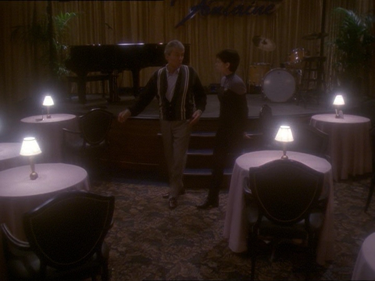 extant_StarTrek_DS9_7x10-ItsOnlyAPaperMoon_1484.jpg