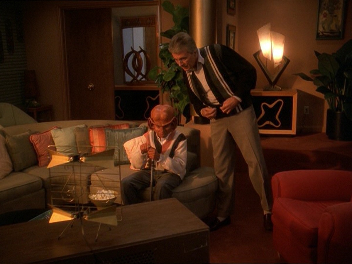 extant_StarTrek_DS9_7x10-ItsOnlyAPaperMoon_1532.jpg