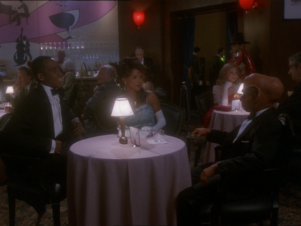 extant_StarTrek_DS9_7x10-ItsOnlyAPaperMoon_1840.jpg
