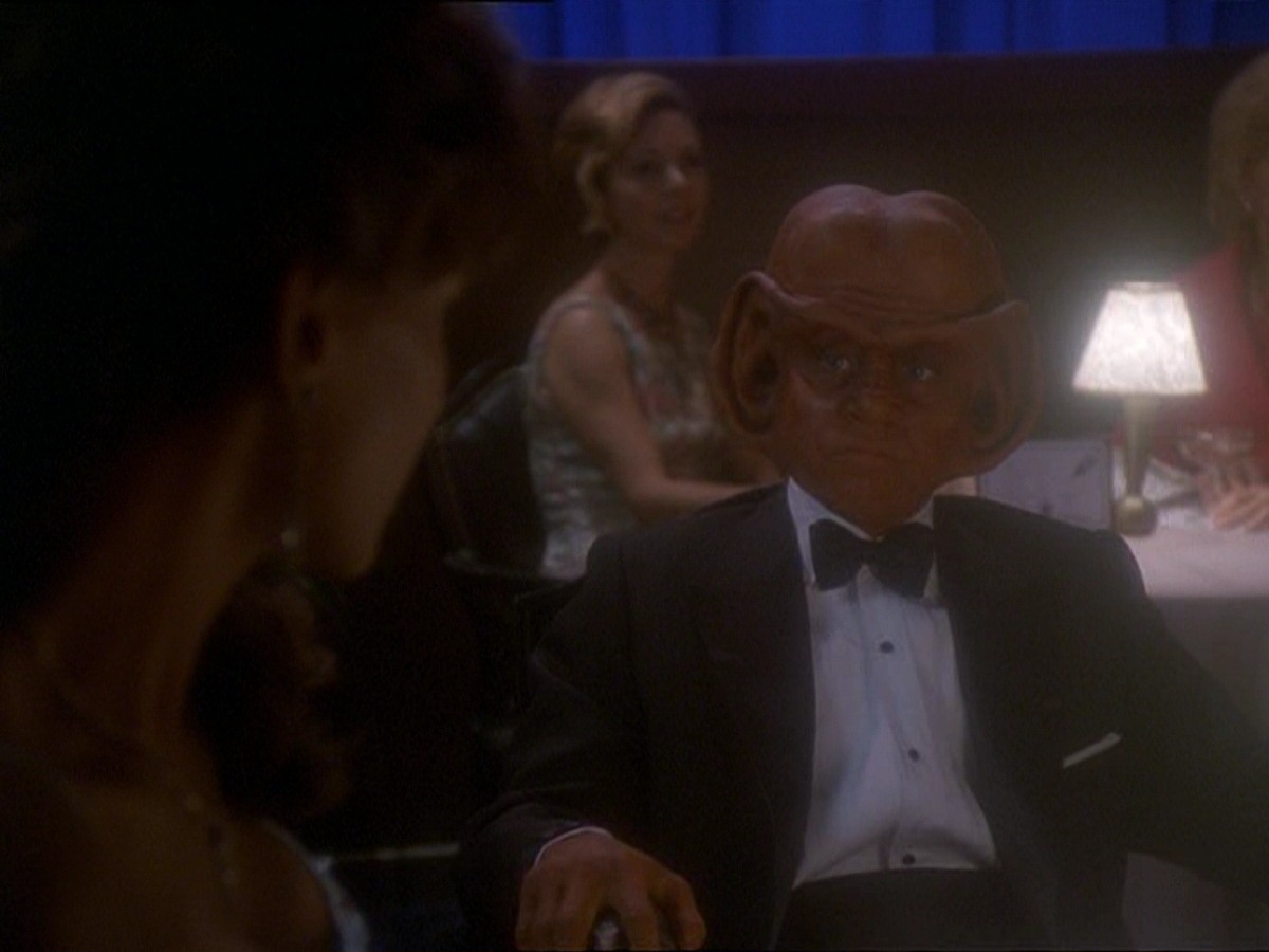 extant_StarTrek_DS9_7x10-ItsOnlyAPaperMoon_1982.jpg