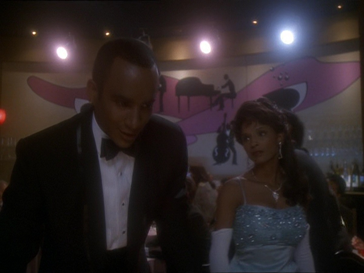 extant_StarTrek_DS9_7x10-ItsOnlyAPaperMoon_2045.jpg