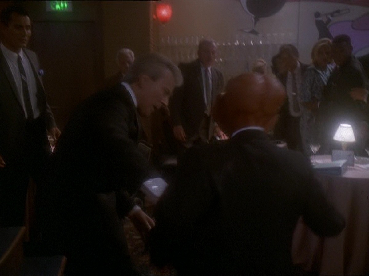extant_StarTrek_DS9_7x10-ItsOnlyAPaperMoon_2063.jpg