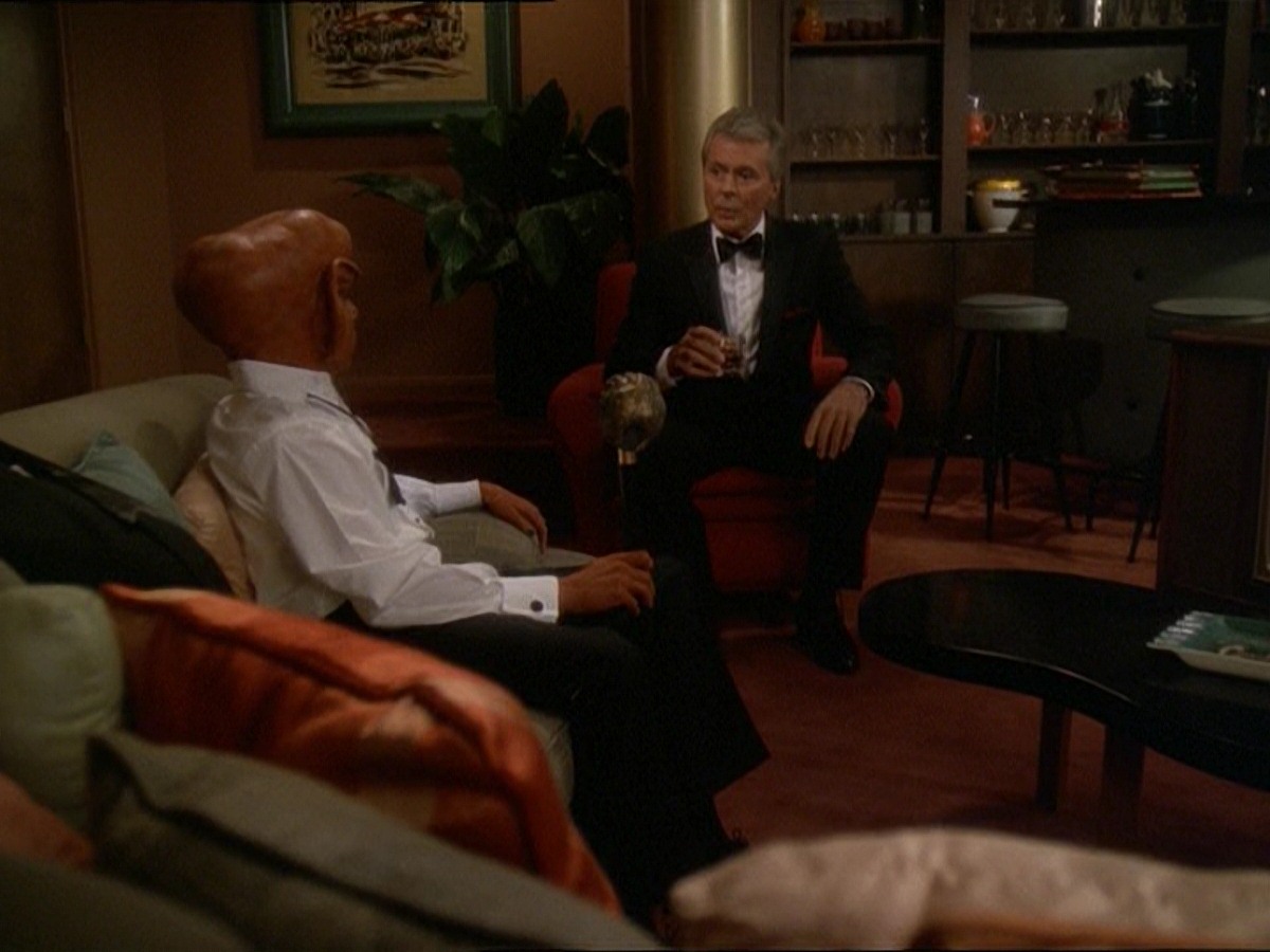 extant_StarTrek_DS9_7x10-ItsOnlyAPaperMoon_2162.jpg