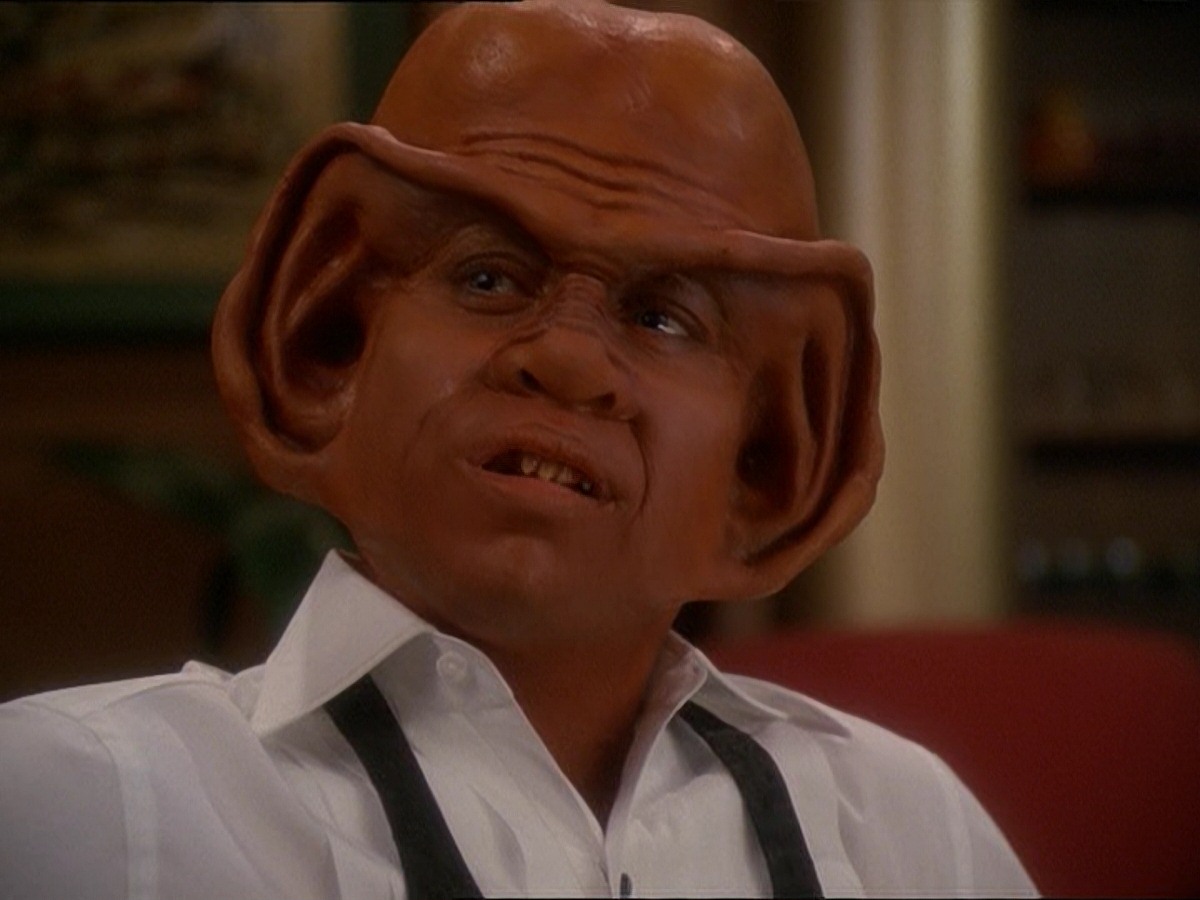 extant_StarTrek_DS9_7x10-ItsOnlyAPaperMoon_2281.jpg