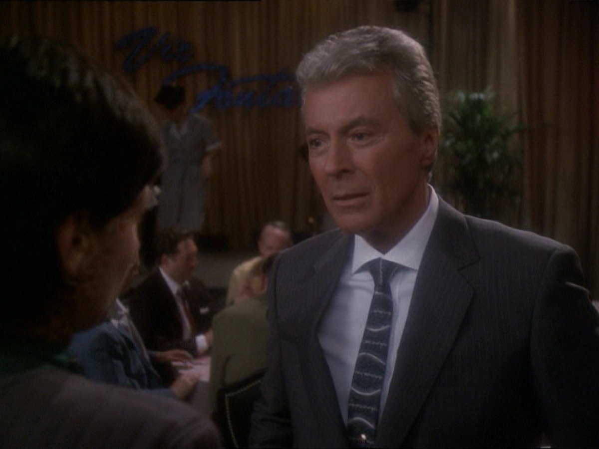 extant_StarTrek_DS9_7x10-ItsOnlyAPaperMoon_2336.jpg