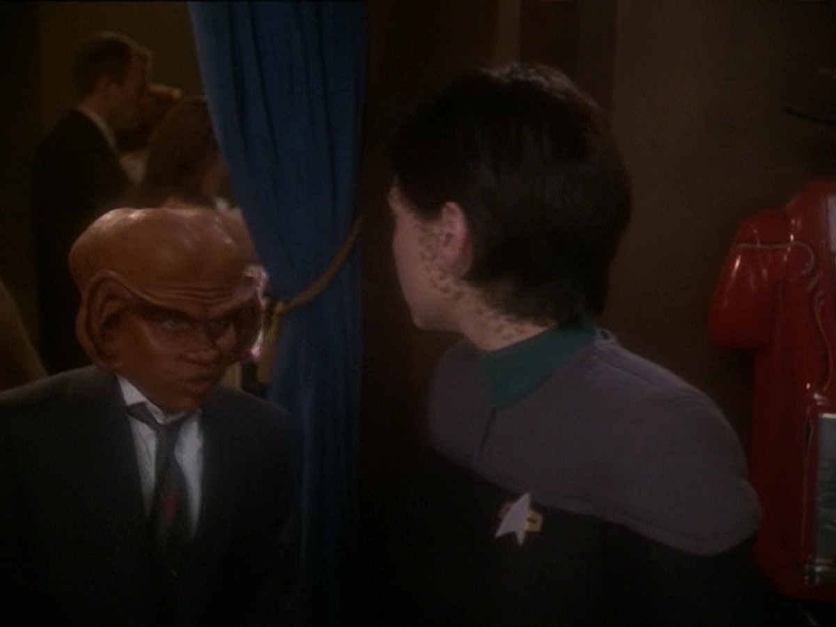 extant_StarTrek_DS9_7x10-ItsOnlyAPaperMoon_2406.jpg
