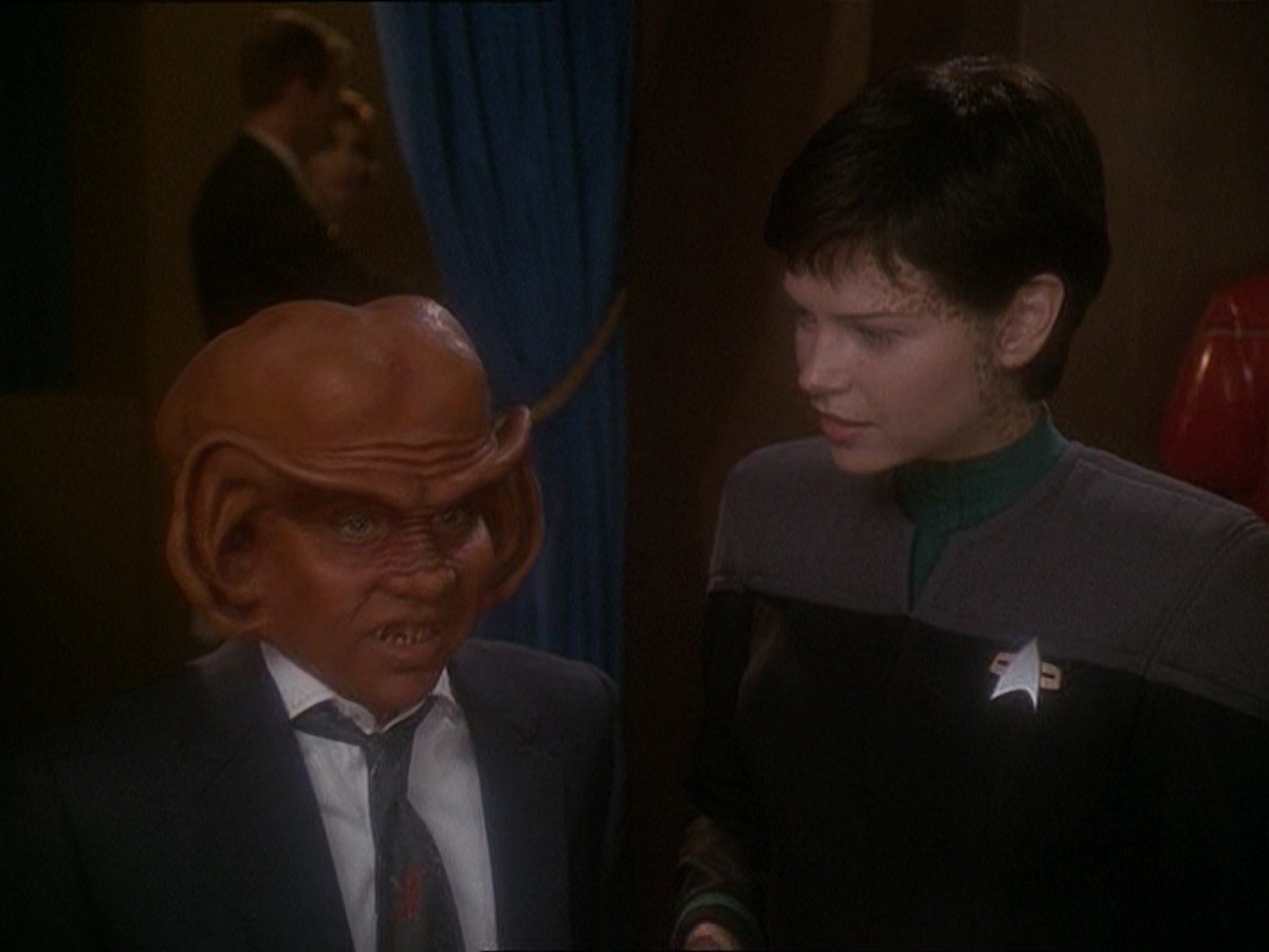 extant_StarTrek_DS9_7x10-ItsOnlyAPaperMoon_2436.jpg