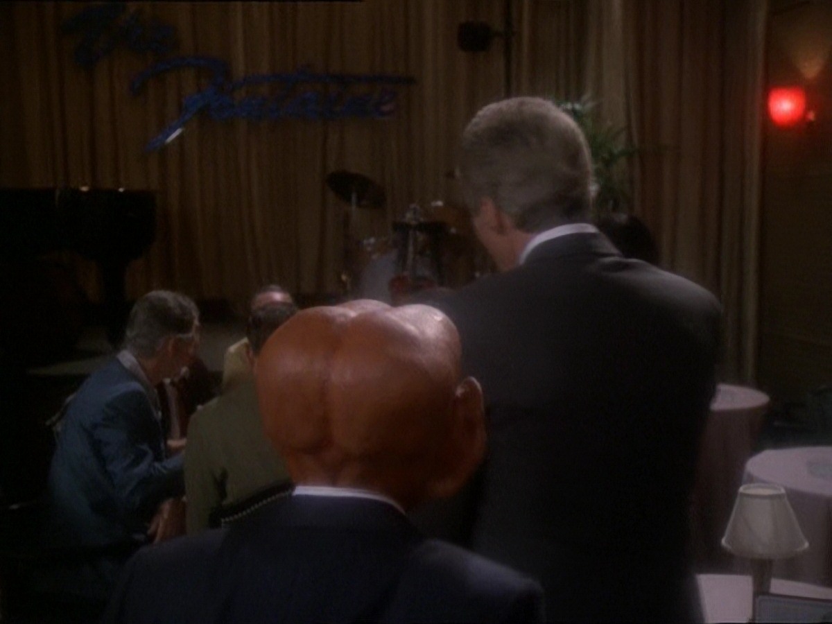extant_StarTrek_DS9_7x10-ItsOnlyAPaperMoon_2461.jpg