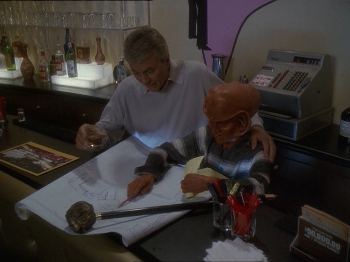 extant_StarTrek_DS9_7x10-ItsOnlyAPaperMoon_2482.jpg
