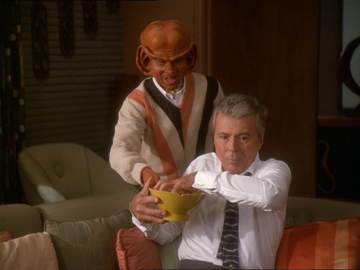 extant_StarTrek_DS9_7x10-ItsOnlyAPaperMoon_2509.jpg