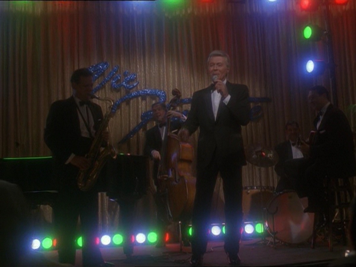 extant_StarTrek_DS9_7x10-ItsOnlyAPaperMoon_2591.jpg