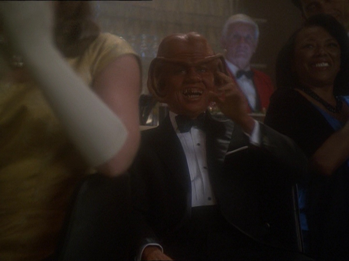 extant_StarTrek_DS9_7x10-ItsOnlyAPaperMoon_2621.jpg