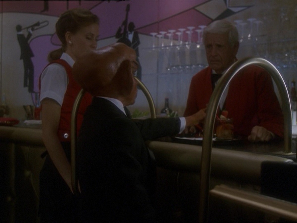 extant_StarTrek_DS9_7x10-ItsOnlyAPaperMoon_2637.jpg