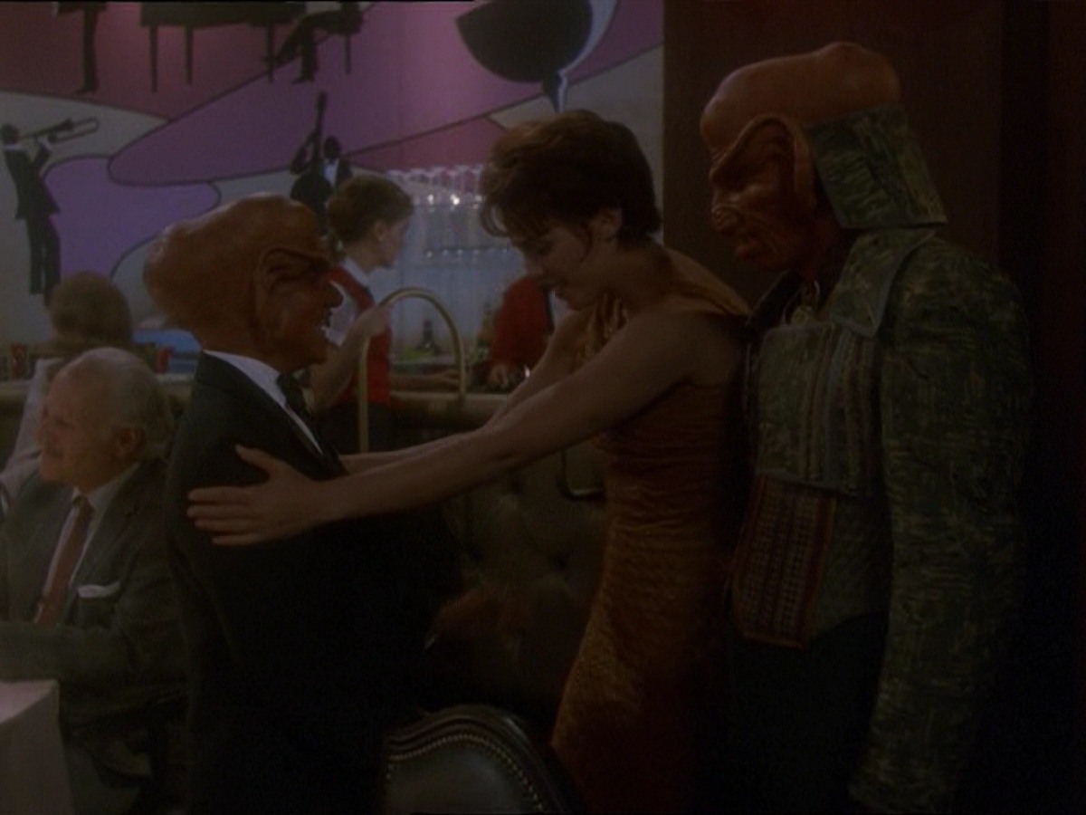 extant_StarTrek_DS9_7x10-ItsOnlyAPaperMoon_2651.jpg