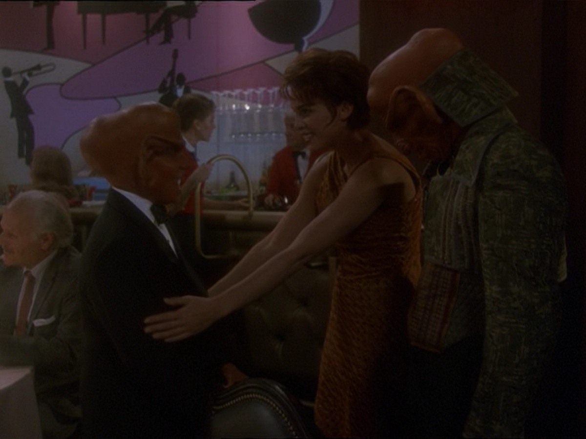 extant_StarTrek_DS9_7x10-ItsOnlyAPaperMoon_2652.jpg