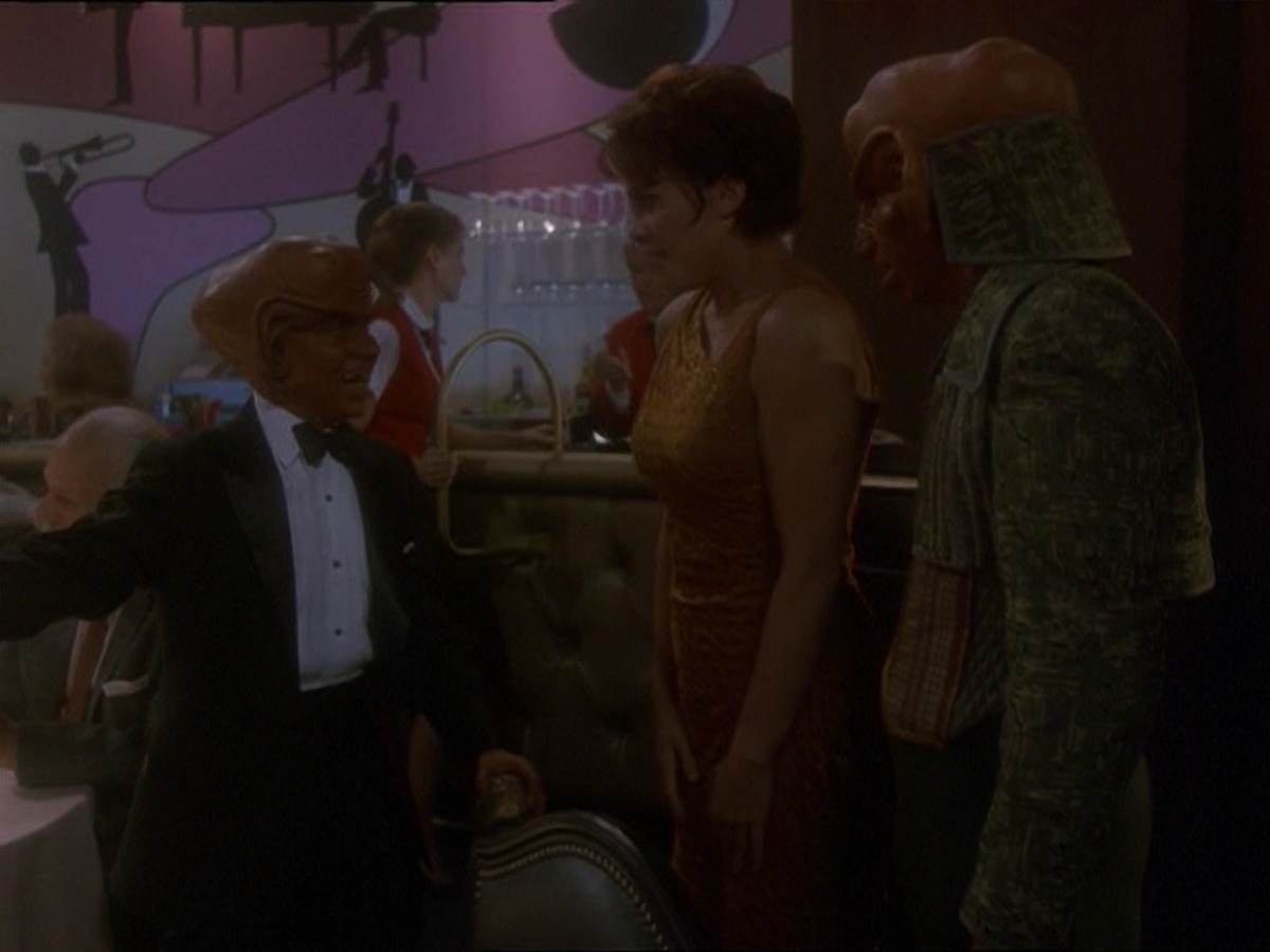 extant_StarTrek_DS9_7x10-ItsOnlyAPaperMoon_2654.jpg
