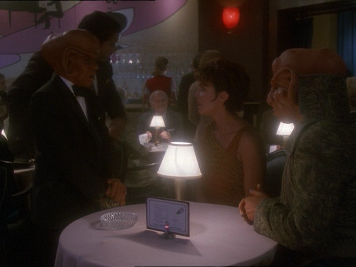 extant_StarTrek_DS9_7x10-ItsOnlyAPaperMoon_2672.jpg