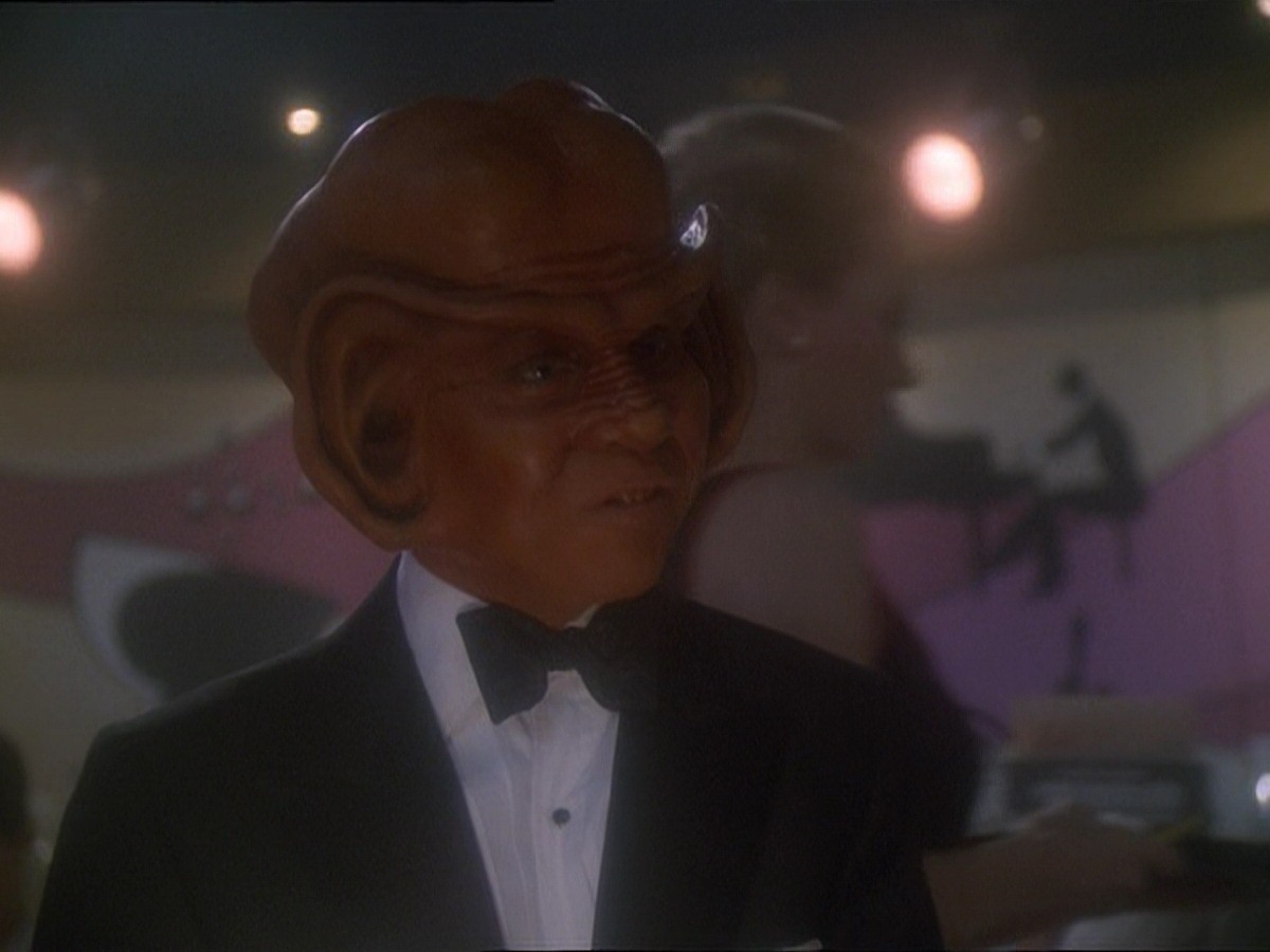 extant_StarTrek_DS9_7x10-ItsOnlyAPaperMoon_2679.jpg