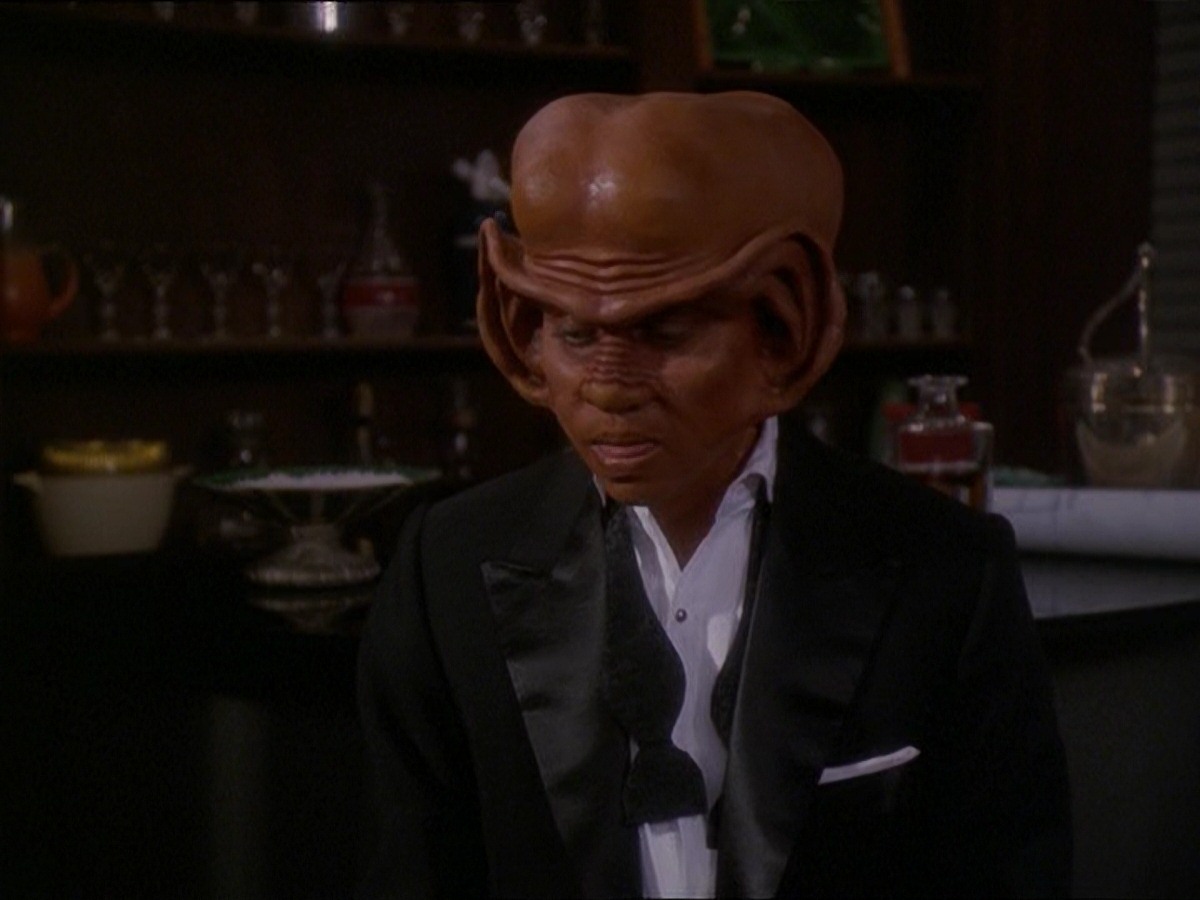 extant_StarTrek_DS9_7x10-ItsOnlyAPaperMoon_3051.jpg