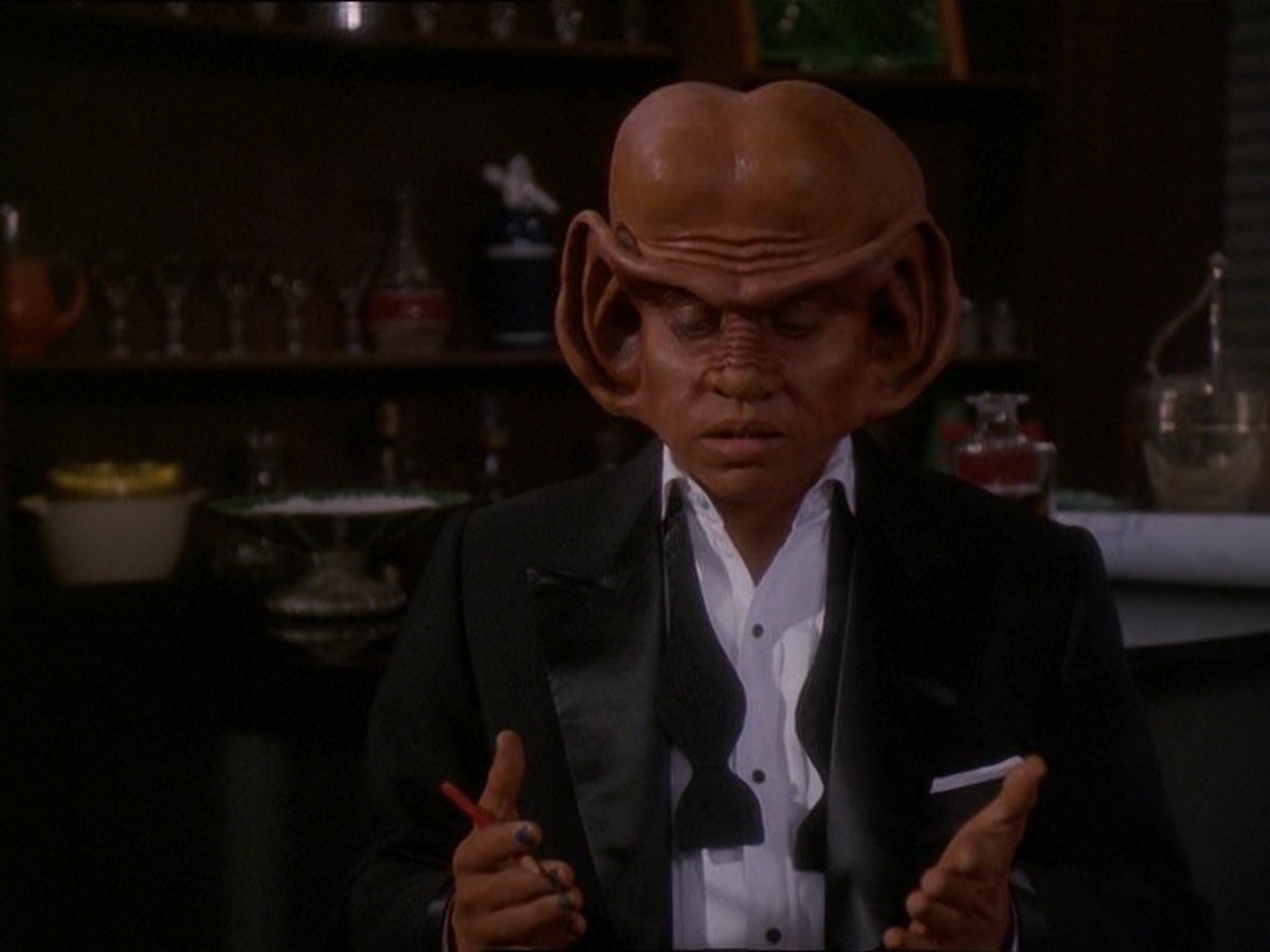 extant_StarTrek_DS9_7x10-ItsOnlyAPaperMoon_3053.jpg