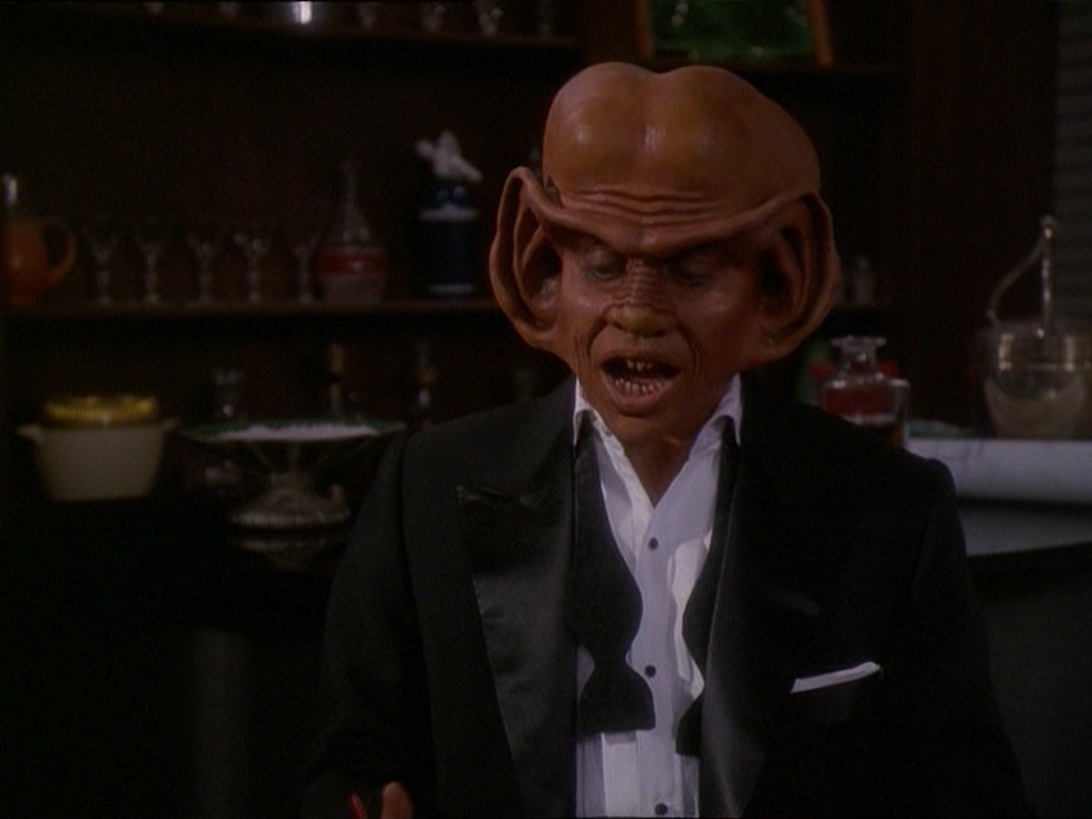 extant_StarTrek_DS9_7x10-ItsOnlyAPaperMoon_3054.jpg