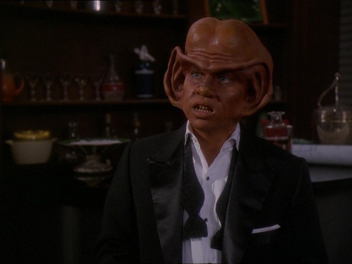 extant_StarTrek_DS9_7x10-ItsOnlyAPaperMoon_3058.jpg