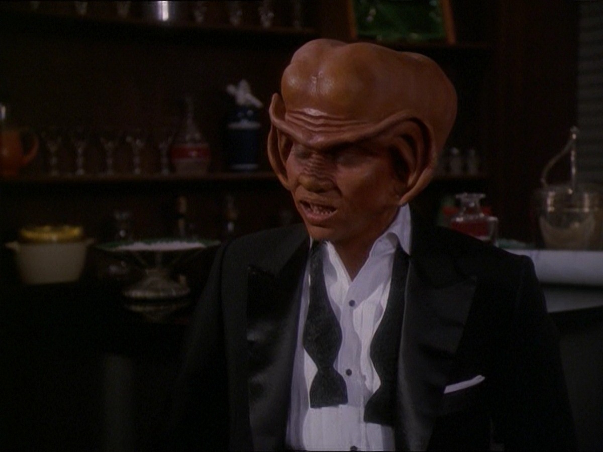 extant_StarTrek_DS9_7x10-ItsOnlyAPaperMoon_3068.jpg