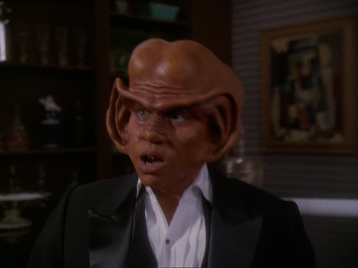 extant_StarTrek_DS9_7x10-ItsOnlyAPaperMoon_3081.jpg