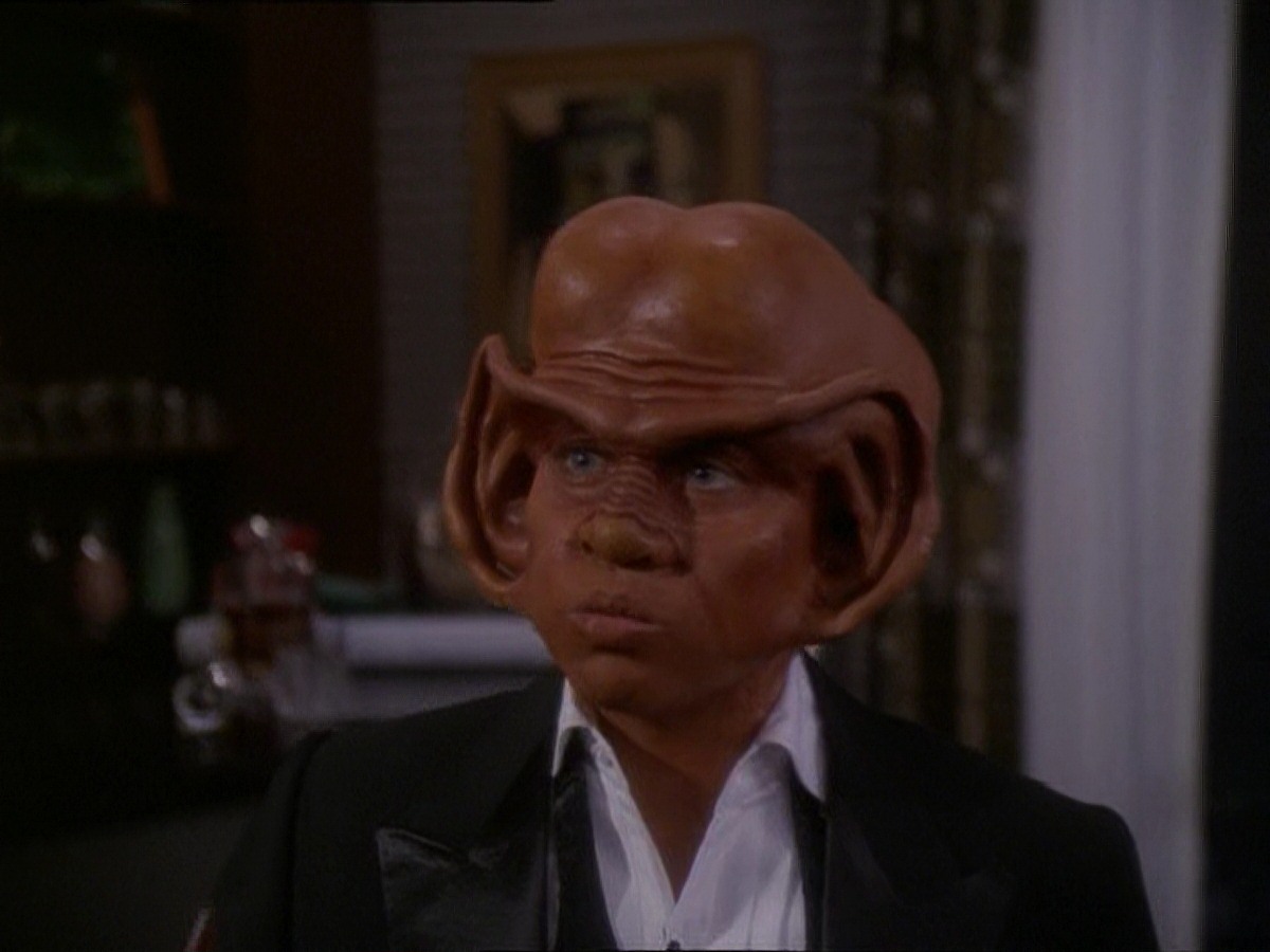 extant_StarTrek_DS9_7x10-ItsOnlyAPaperMoon_3082.jpg